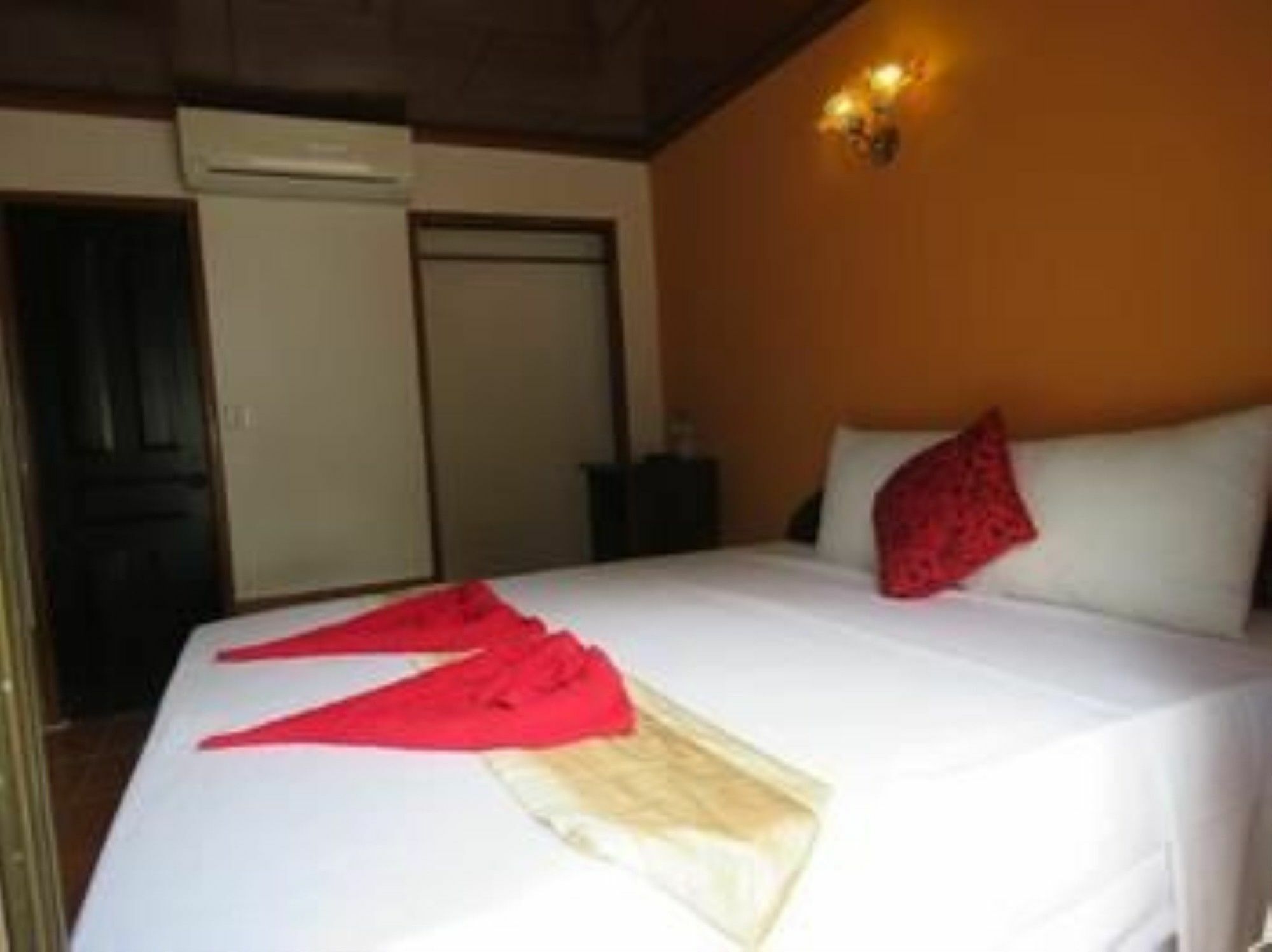 Two Easy Bungalow Hotel Sihanoukville Ngoại thất bức ảnh